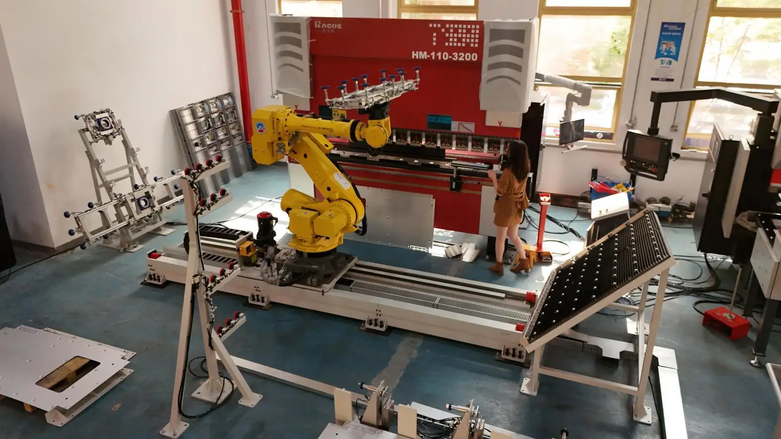 Cellule de frein à presse robotisée